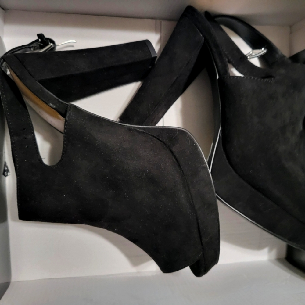 Torrid black heels